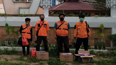 Berbagi Makanan bagi Penunggu Pasien di RS Agoesdjam Ketapang dalam Rangka Memperingati HUT Pemprov Kalbar ke-65