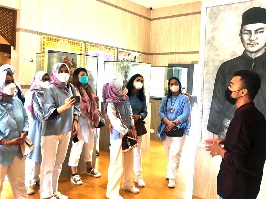 Kunjungi Museum Raja Ali Haji, Iwabri Cabang Batam Center: "Akan Kami Promosikan Juga"