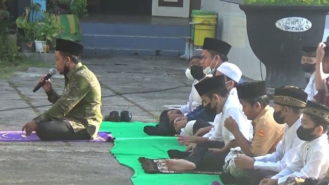 Sholat Dhuha Bersama dan sekaligus ada kunjungan dari Cabang Pondok Pesantren Darul Qur'an (Ustdz. Yusuf Mansur)