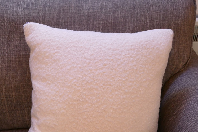 Bonny Boutique Review,  white boucle pillow uk,  white boucle pillow etsy, decorate your bedroom cheap, how to style pillows, boucle fabric, boucle pillows, boucle fabric design style