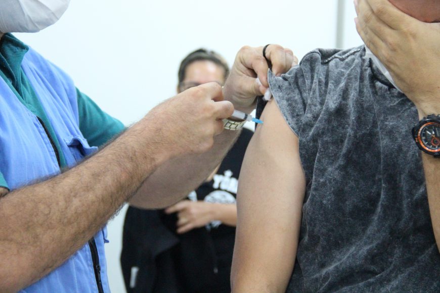 Agevisa reforça à população para completar esquema vacinal e dose de reforço para controlar a covid-19 em Rondônia