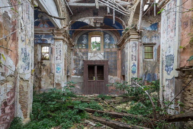 A beleza única dos lugares abandonados