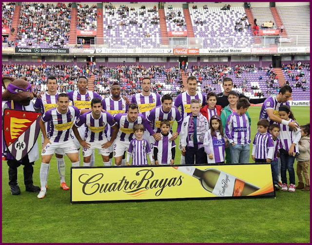 REAL VALLADOLID C. F. Temporada 2014-15. Jesús Rueda, Johan Mojica, Bergdich, André Leao, Samuel Llorca, Javi Varas, Óscar Díaz. Carlos Peña, Lluis Sastre, Javi Chica, Óscar González. REAL VALLADOLID C. F. 2 GIRONA F. C. 1. Domingo 02/11/2014. Campeonato de Liga de 2ª División, jornada 11. Valladolid: estadio José Zorrilla