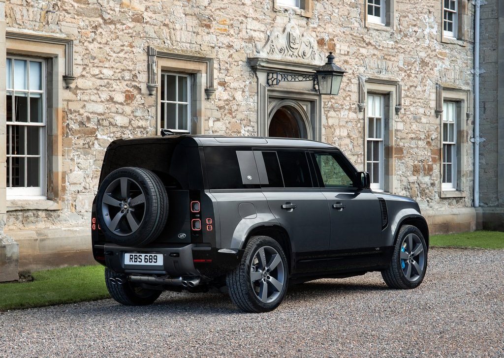 2022 Land Rover Defender V8