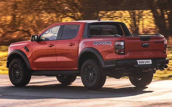 Nova Ford Ranger Raptor 2023 esportiva