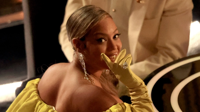 FASHION FASHION SCOOPS Beyoncé Wears Custom David Koma and Valentino at 2022 Oscars The Grammy-winning musician is nominated for Best Original Song.