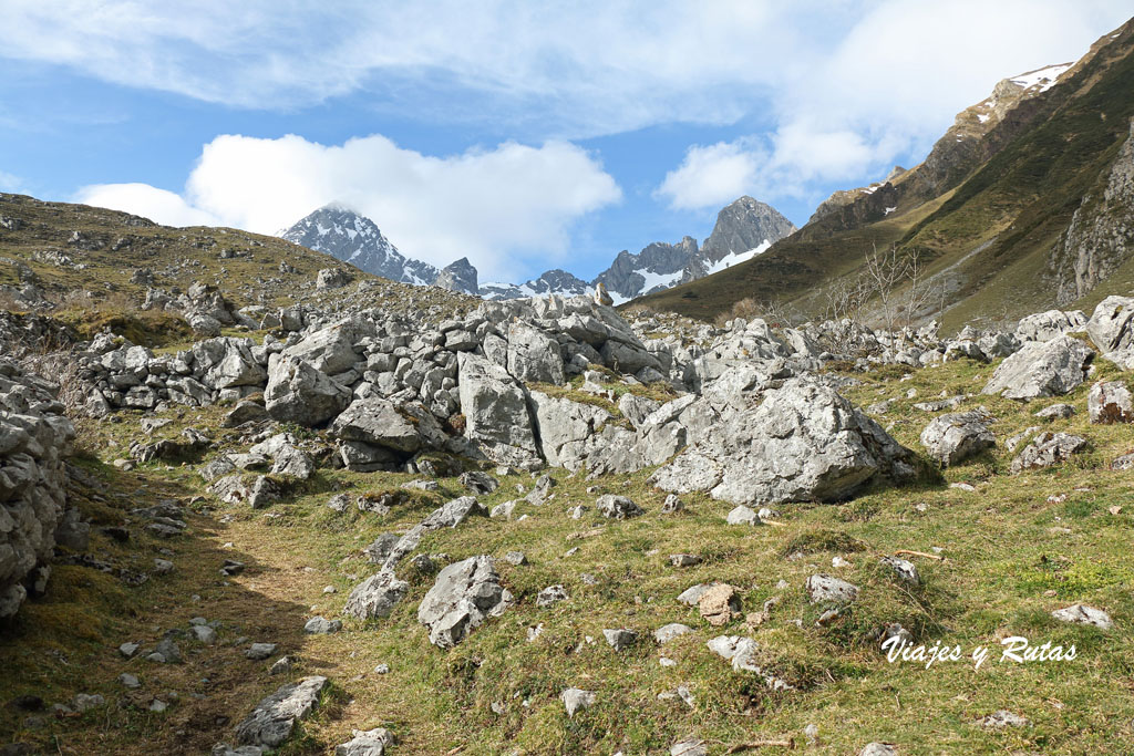 Ruta al refugio del Meicín, Asturias