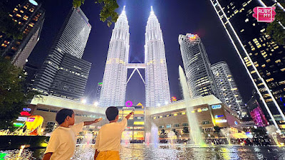 SURIA KLCC PICNIC IN THE PARK