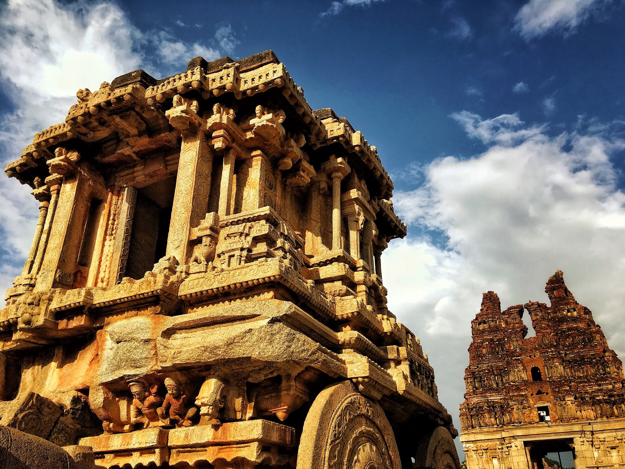 HAMPI: ANCIENT VILLAGE OF INDIA Travel Solo