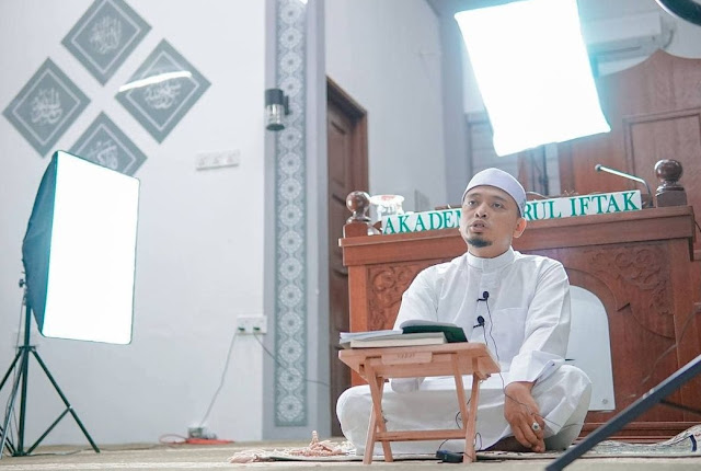 biodata ustaz wadi annuar