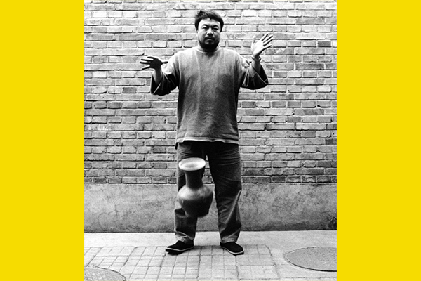 Ai Weiwei dropping a Han Dynasty Ur