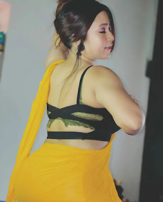 curvy girl pic