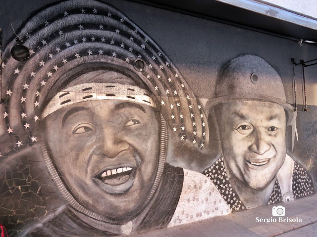 Close-up dos Grafites Luiz Gonzaga e Dominguinhos pintados na parede externa do Remelexo Brasil em Pinheiros