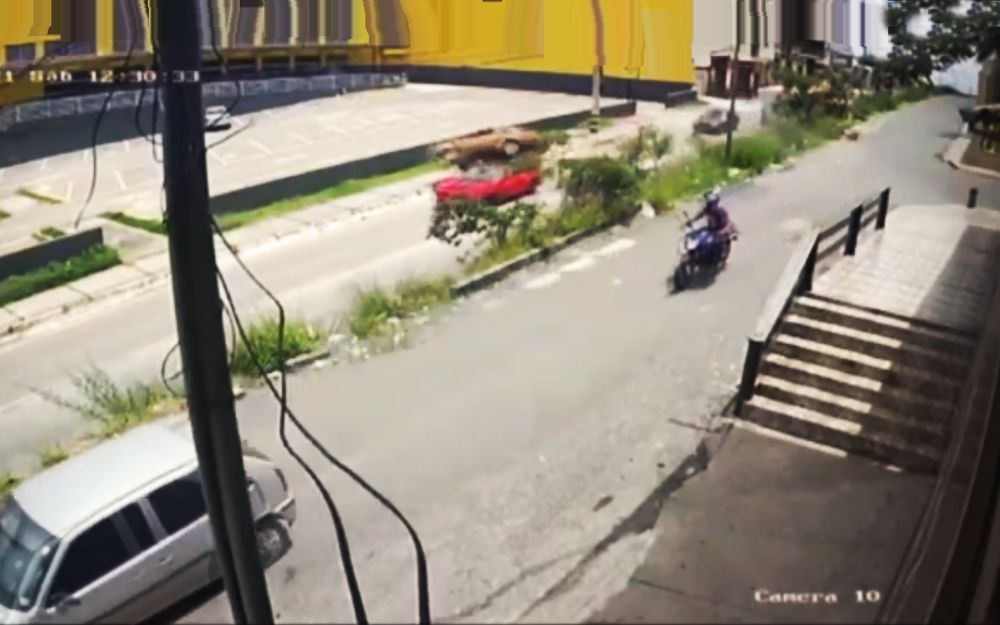 Nove feridos - Vídeo mostra Chevette voando sobre um Camaro, em Minas Gerais