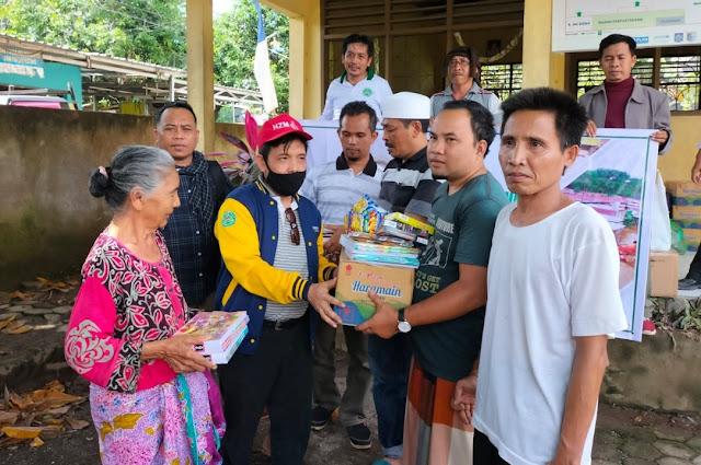 Peduli korban banjir, Unham salurkan bantuan