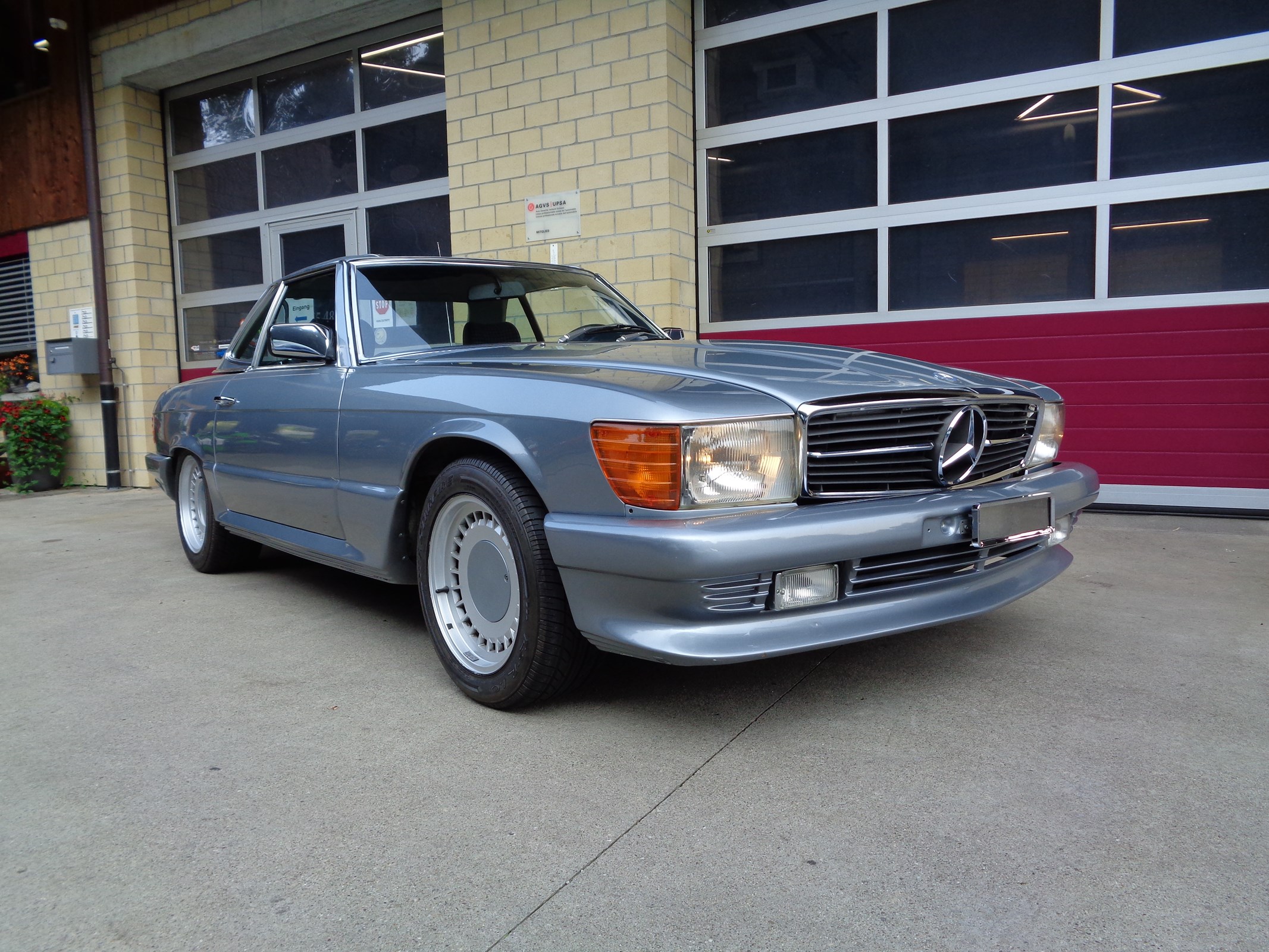 Mercedes-Benz R 107 280 SL mit Zender Bodykit