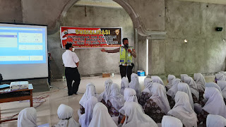 Satlantas Polres Enrekang Melaksanakan Sosialisasi Tertib Berlalu Lintas Kepada Siswa/Siswi SMA Negeri 2 Enrekang