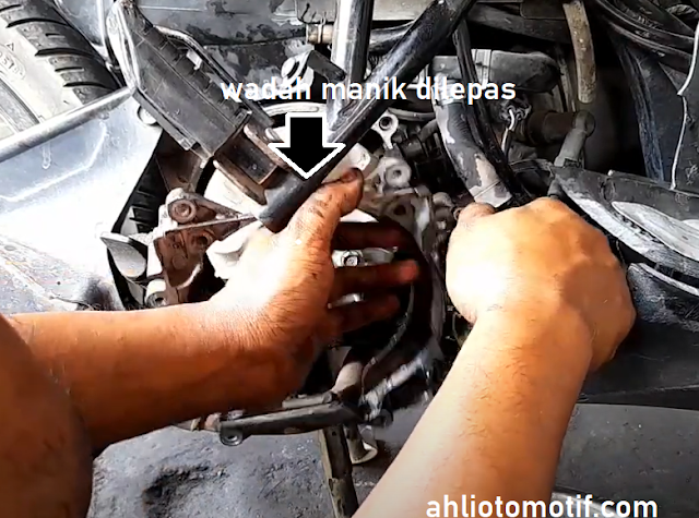 Cara mengatasi kebocoran/rembes oli pada motor Vario lama