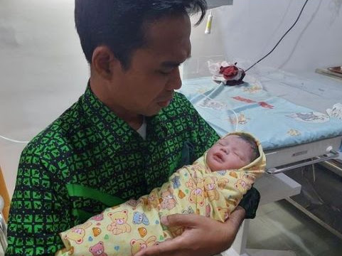 Ustaz Abdul Somad Banjir Ucapan Selamat, usai Unggah Foto Bersama Bayi 