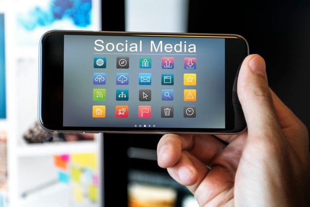 Benefits of Using Social Media to Grow Your Business in 2022
