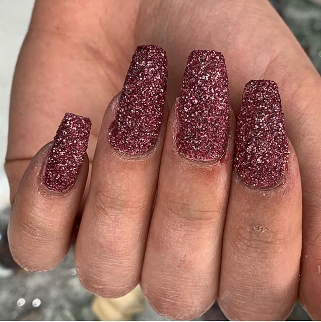 Glittery Glam Acrylic Nail Design