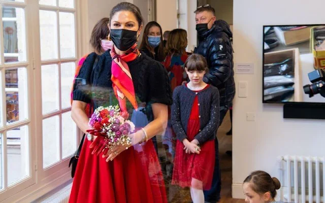 Crown Princess Victoria wore Toury ribbed wool cashmere top and silk twinflower skirt by Toteme, and Merino knit sweater by Other Stories