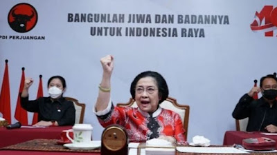 Megawati soal Minyak Goreng Dihujat, Viral Lagi Video Cak Nun: Dia Tidak Sekolah, Tidak Pernah Bergaul di Kampung