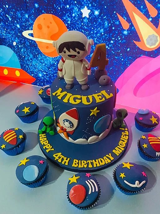 Astronaut theme birthday cake