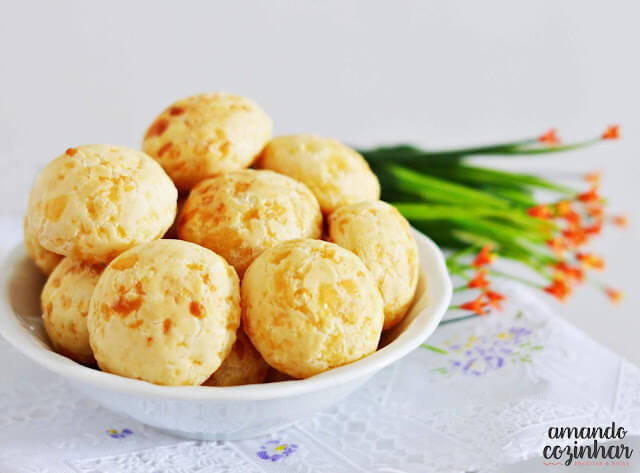 Receita de pão de queijo com apenas 3 ingredientes