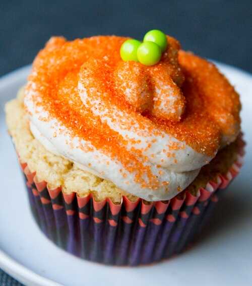 Plump Pumpkin Vegan Cupcakes for Halloween