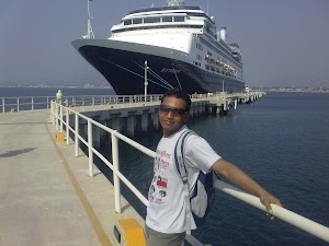 mas oji gombong ketika bekerja di kapal holland america line