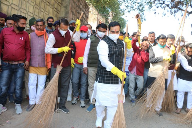 स्वच्छता में दतिया को बनाएँगे नम्बर वन : गृह मंत्री डॉ. मिश्रा "कचरा छोड़ो दतिया" अभियान का किया शुभारंभ