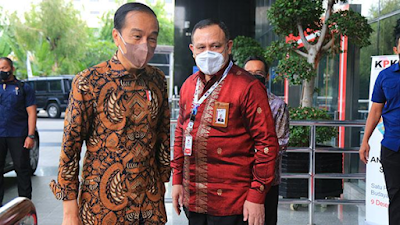 Jokowi Resmi Pecat Firli Bahuri sebagai Ketua KPK