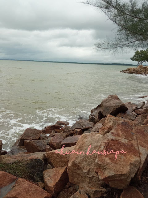 pemandangan di pantai minyak beku