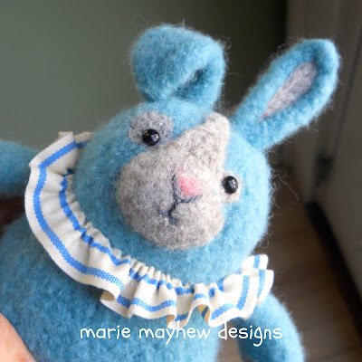 Little Bunny Kisses knit and felt pattern, marie mayhew designs