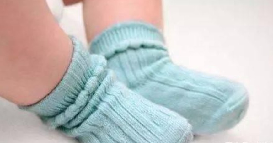 Does The Baby Wear Socks To Sleep?