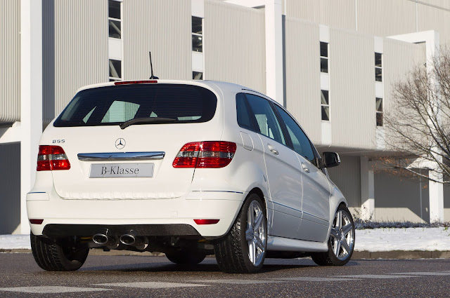 The Mercedes B55  V8 - exhaust pipes and rear view. Patricianly the rims from C32 AMG are shown.