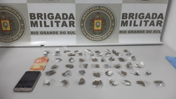 Brigadianos do 17º BPM prendem trio por tráfico de drogas em Gravataí
