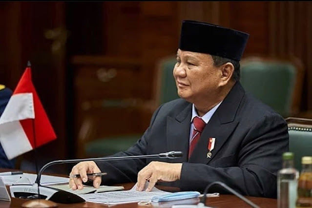 prabowo-serahkan-kapal-selam-ke-tni-al