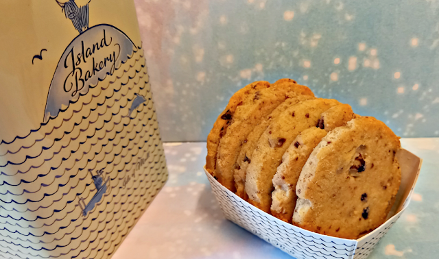 Orange, cranberry & pecan shortbread