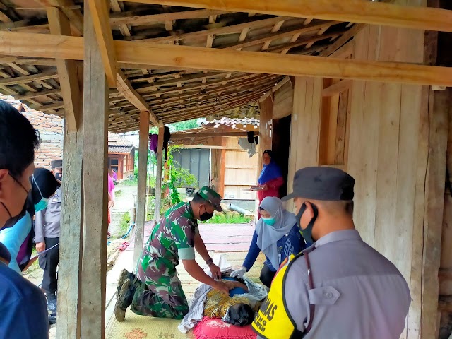 Babinsa Koramil 13/Karangawen Bantu Evakuasi Penemuan Mayat di Sungai Jragung