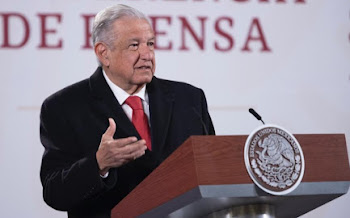 AMLO exhibe otra vez presuntos ingresos de Loret. “Le paga la mafia para atacarme”