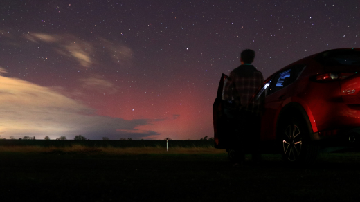 Aurora Boreal registrada na Califórnia em 04 de novembro de 2021 após tempestade solar canibal - Hongming Zheng