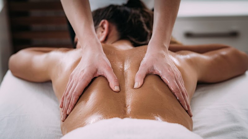 Massage trị liệu Bình Thạnh - Gold Health's Therapy & Spa
