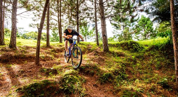 Ciclista fazendo MTB no Rocky Mountain Games