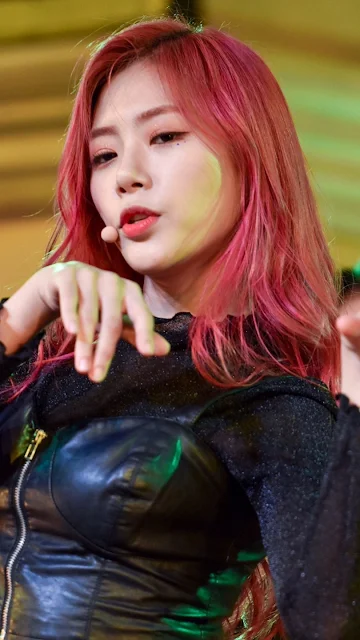 JiU (지유) Leader, Sub Vocalist, Lead Dancer, Visual, Center