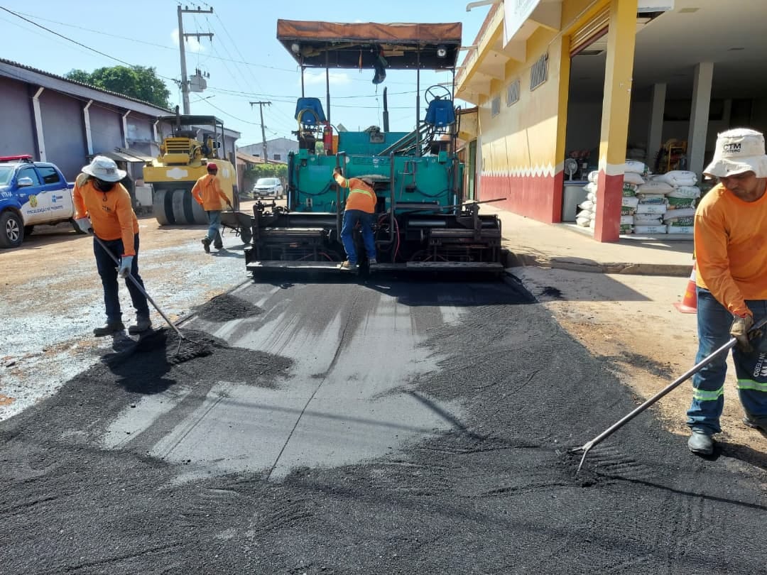 Prefeitura de Chapadinha, através da secretaria de Infraestrutura iniciou a pavimentação asfáltica da travessa Coelho Neto; trecho UBSF Renato Lira.
