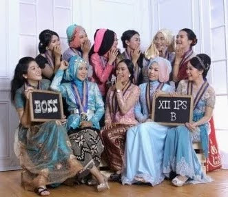 Model kebaya wisuda berhijab terbaru