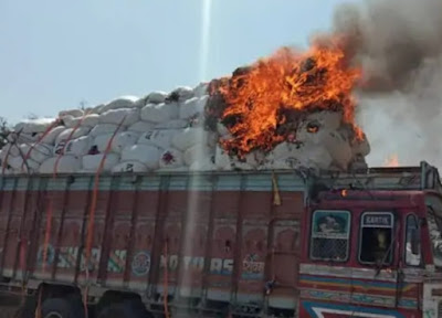 शामगढ़ ट्रक में लगी आग