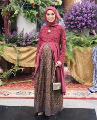 Kebaya tile kosong